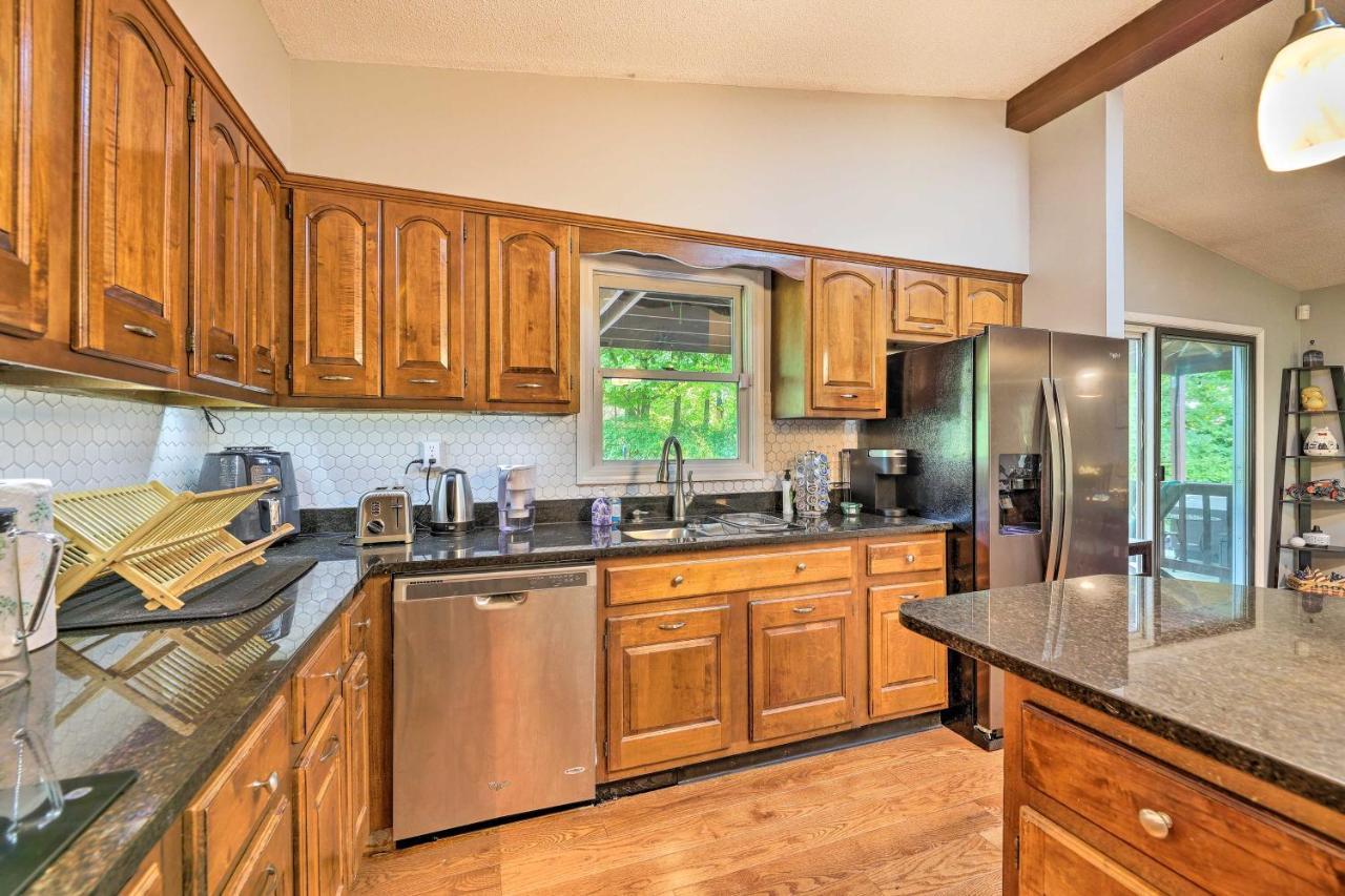 Family-Friendly Brookville Home With Hot Tub! エクステリア 写真